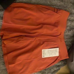 Lululemon T.H.E SHORT 7” liner less